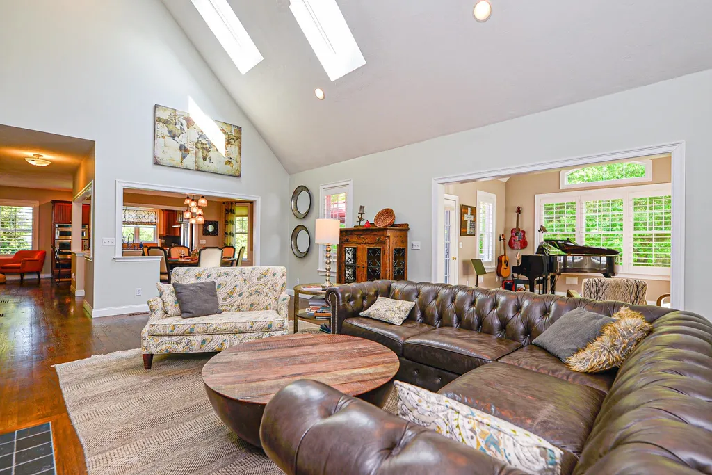 19 Crockett's Way Stratham NH 03885