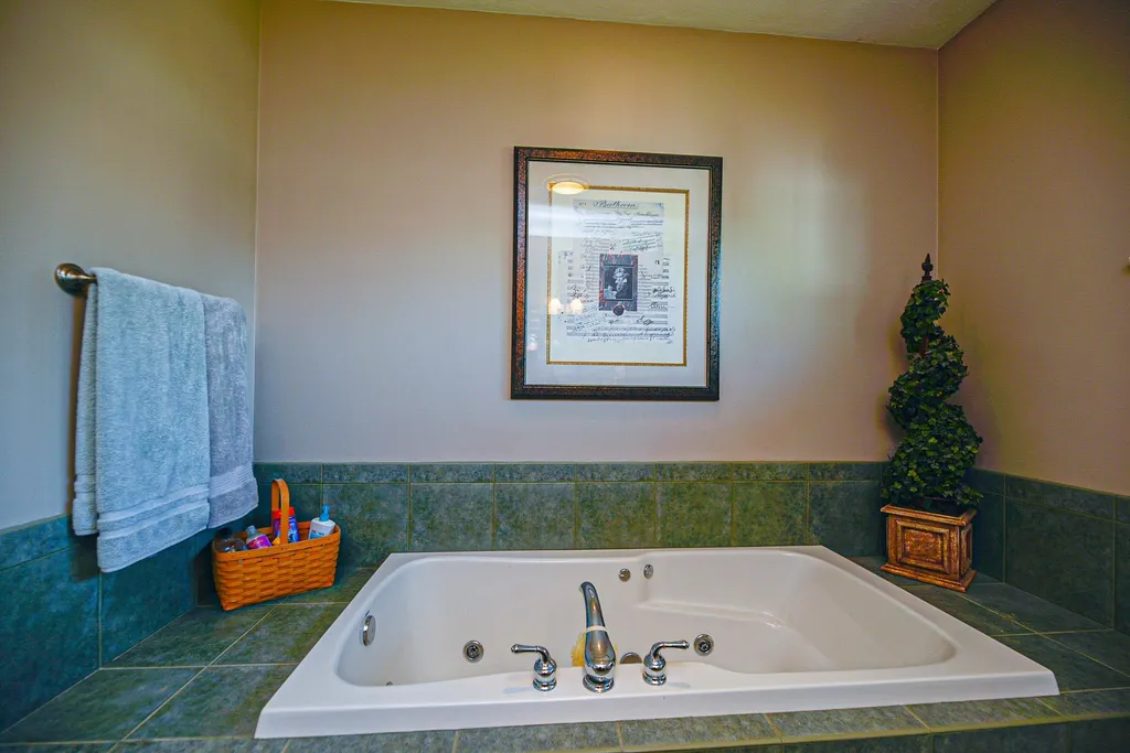 19 Crockett's Way Stratham NH 03885