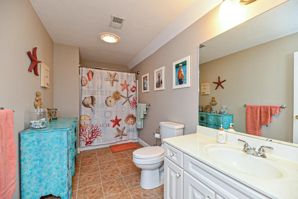19 Crockett's Way Stratham NH 03885