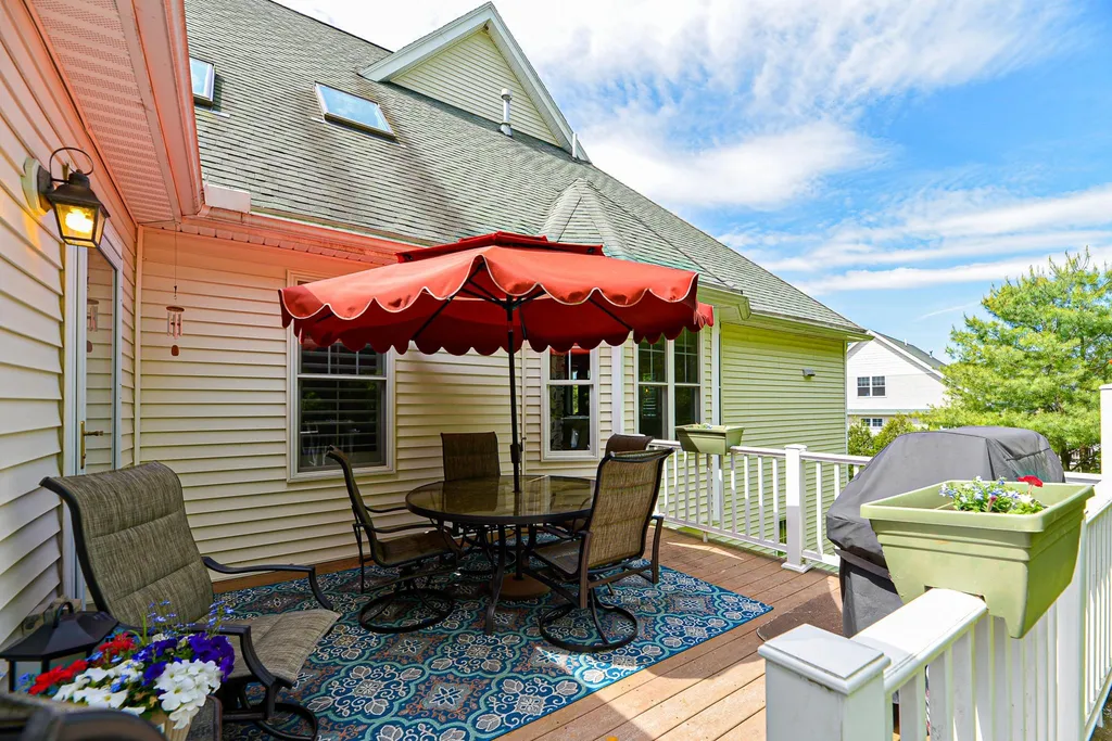 19 Crockett's Way Stratham NH 03885