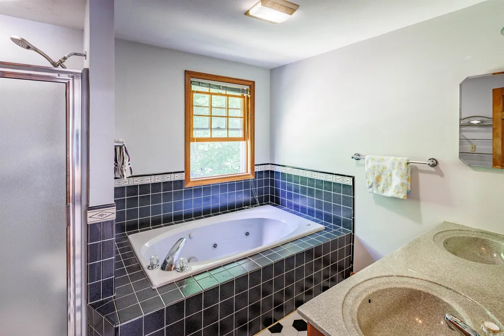9 Briarwood Lane Dover NH 03820