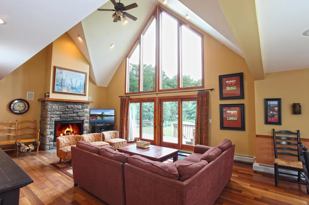 12 Woodsman Extension Dover VT 05356