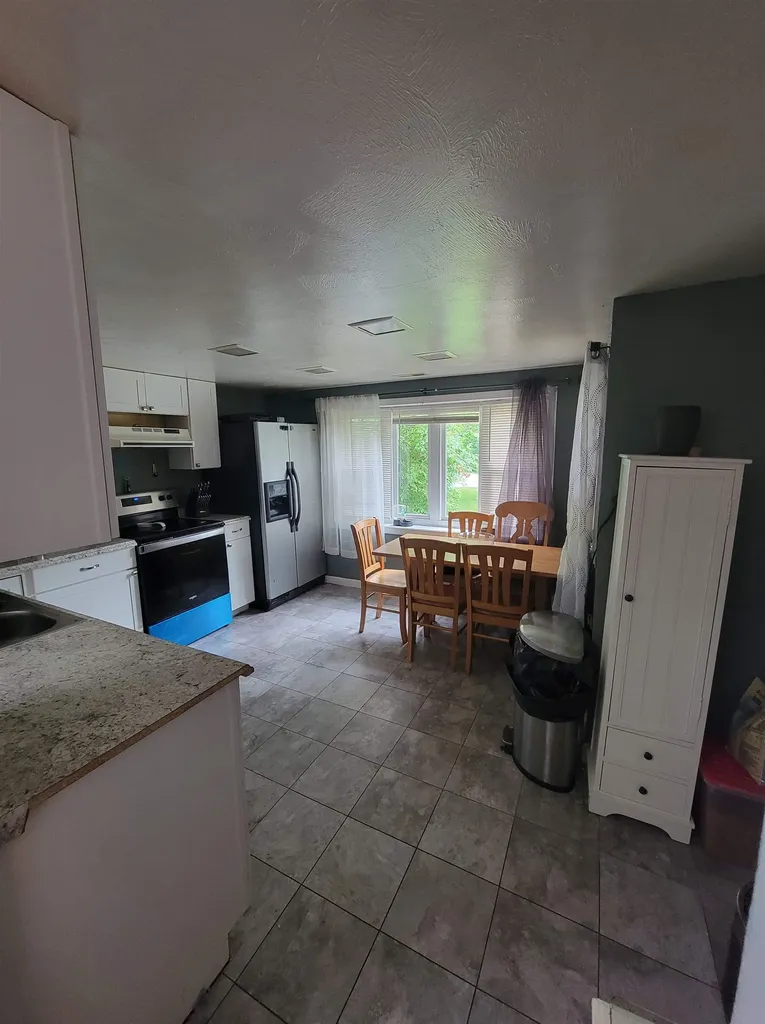4 Cheryl Street Nashua NH 03062