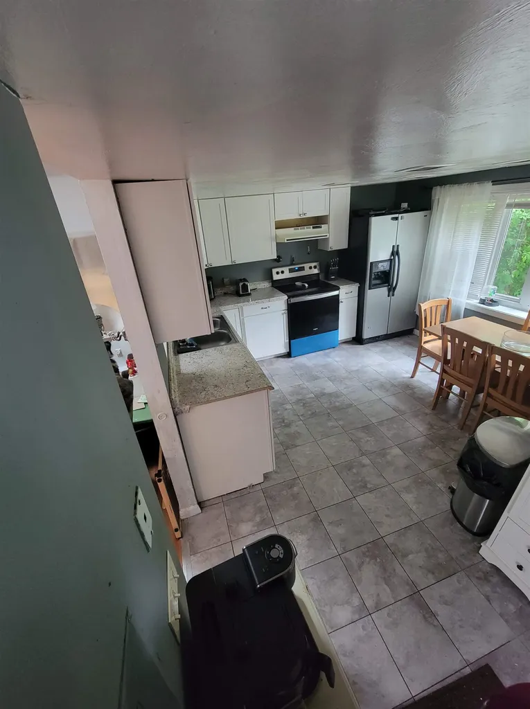 4 Cheryl Street Nashua NH 03062