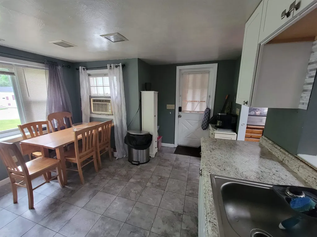 4 Cheryl Street Nashua NH 03062