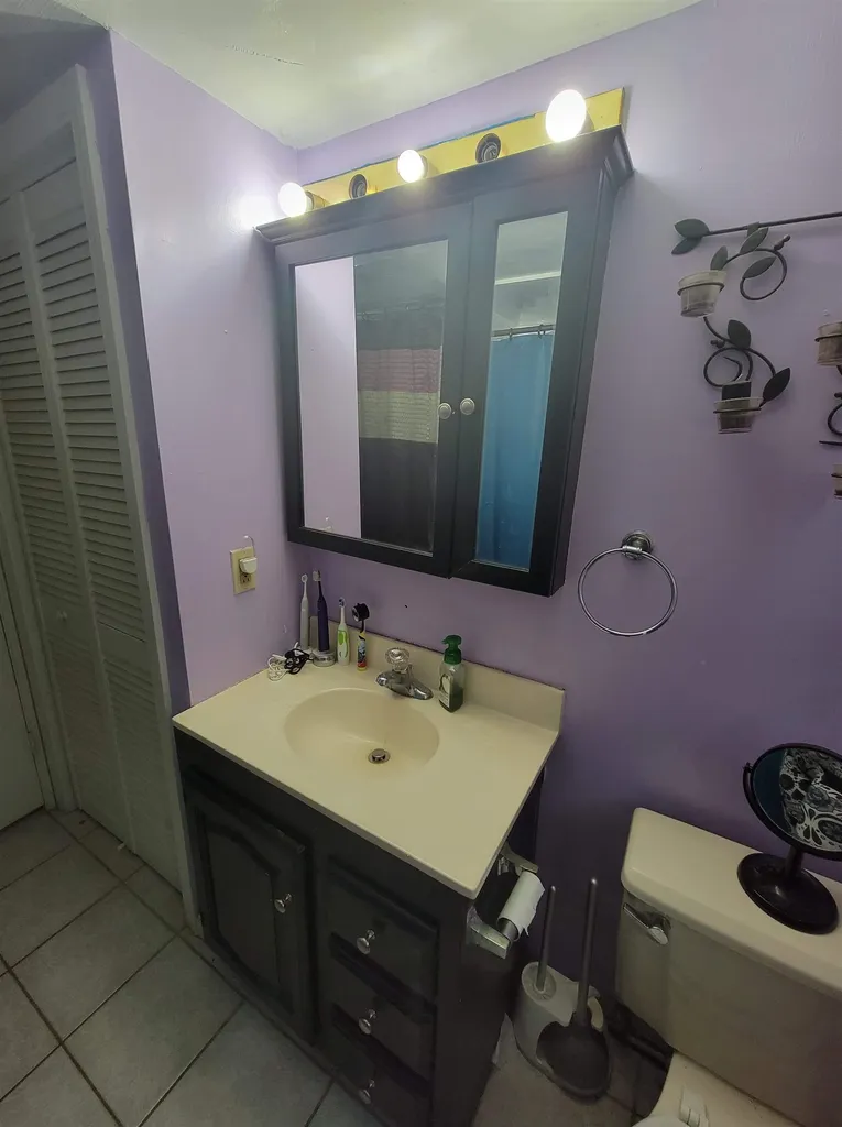 4 Cheryl Street Nashua NH 03062