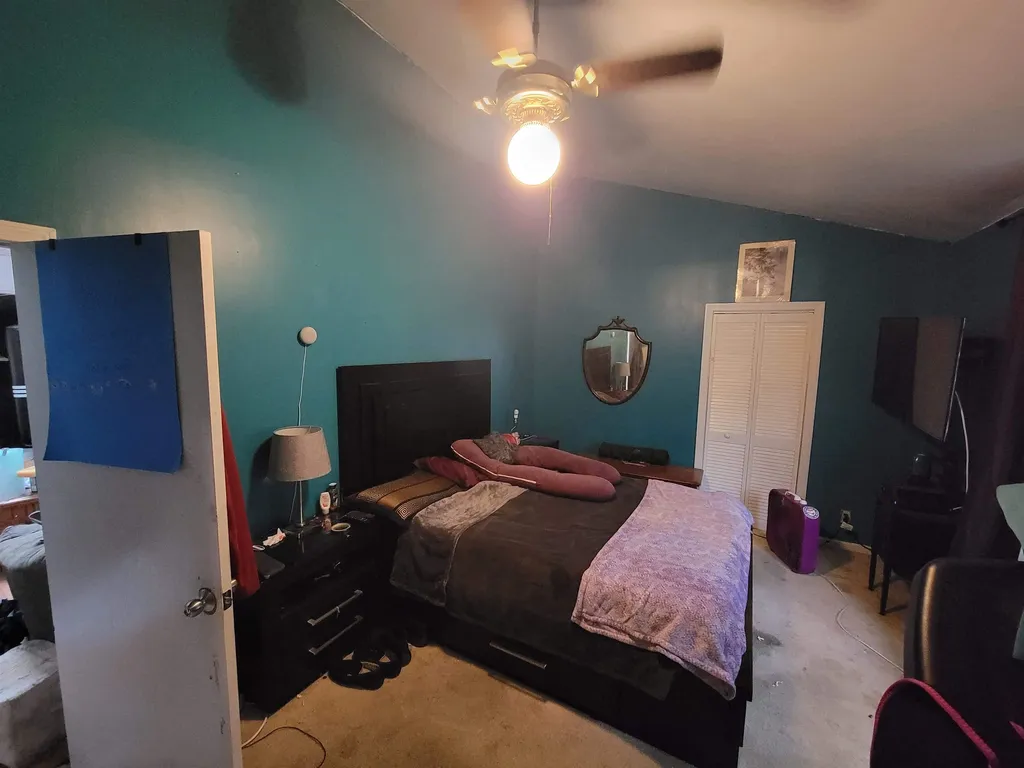 4 Cheryl Street Nashua NH 03062