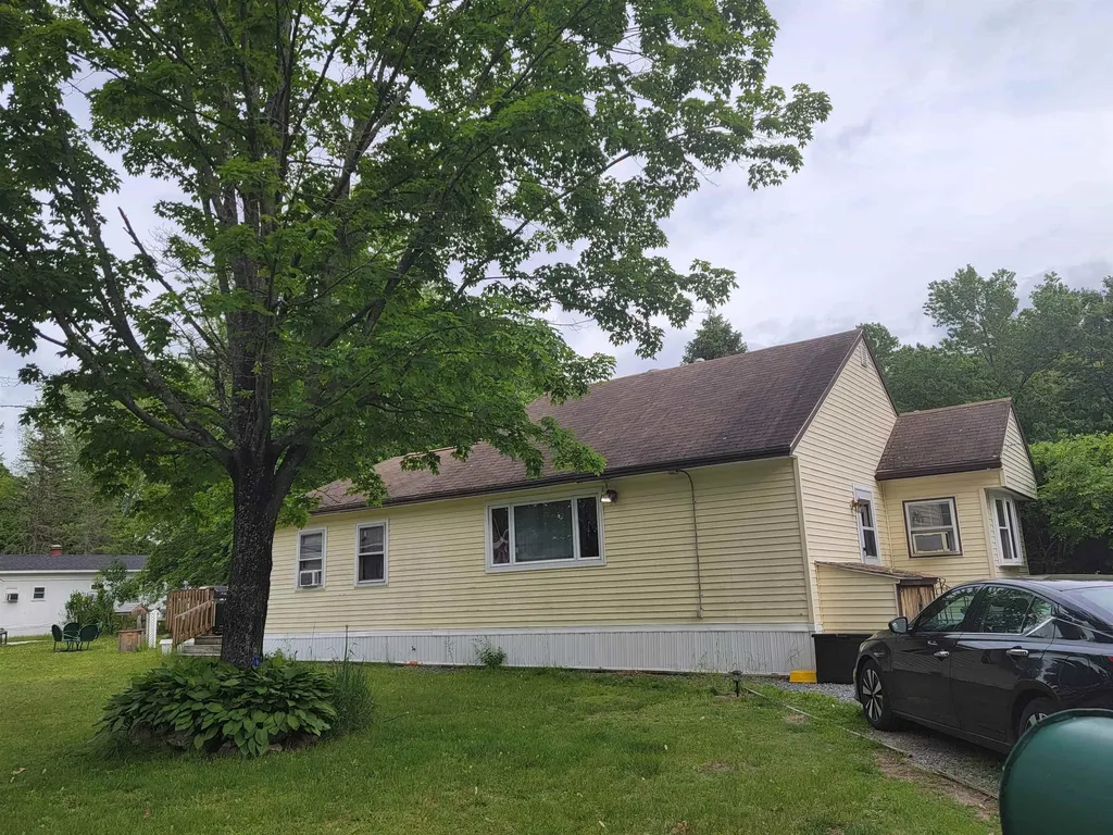 4 Cheryl Street Nashua NH 03062
