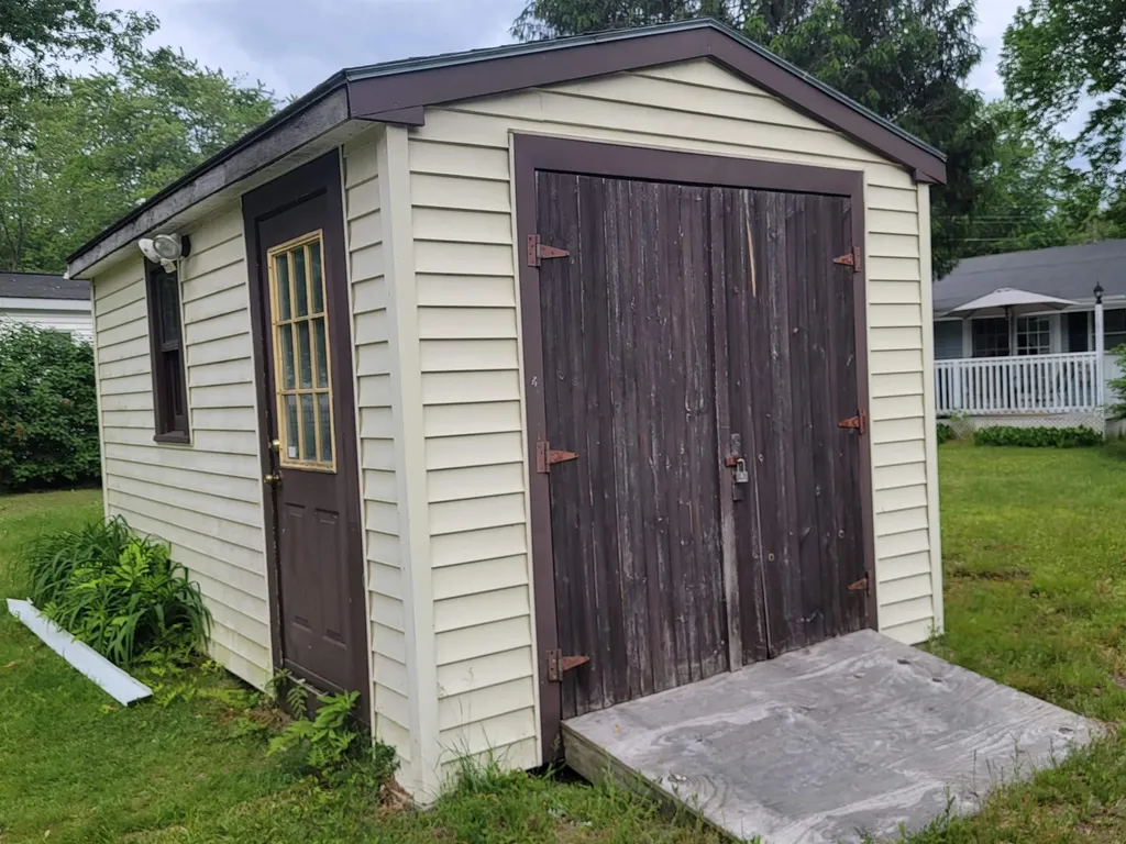 4 Cheryl Street Nashua NH 03062