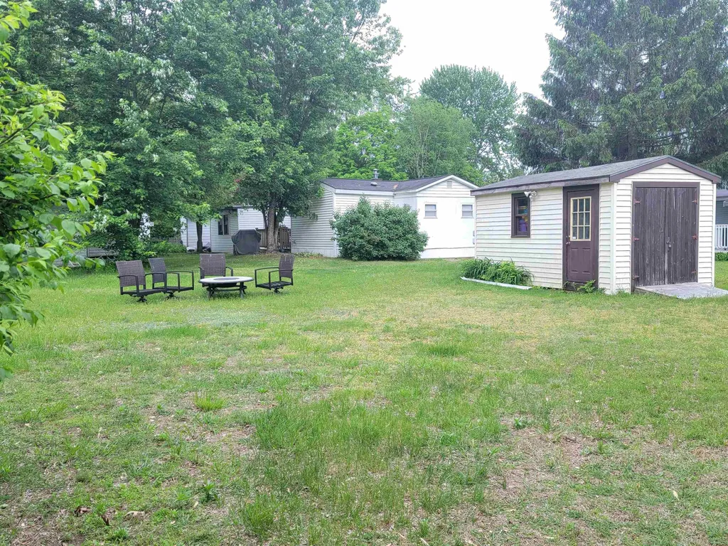 4 Cheryl Street Nashua NH 03062