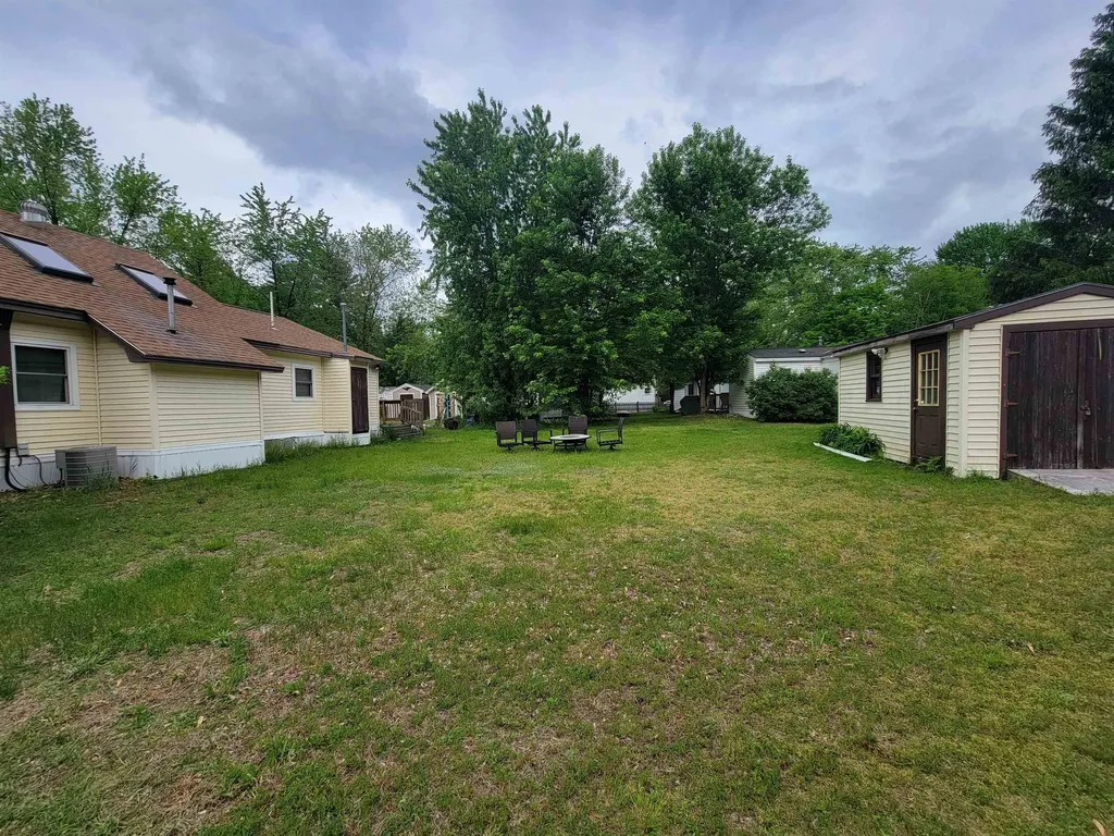 4 Cheryl Street Nashua NH 03062