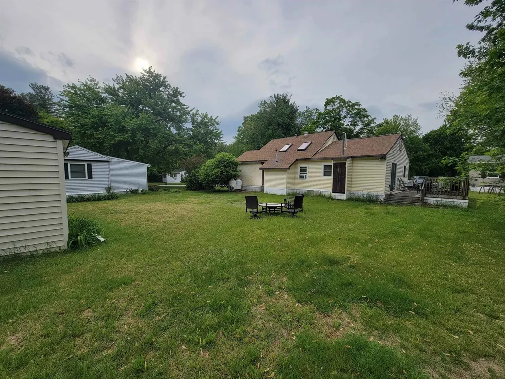 4 Cheryl Street Nashua NH 03062