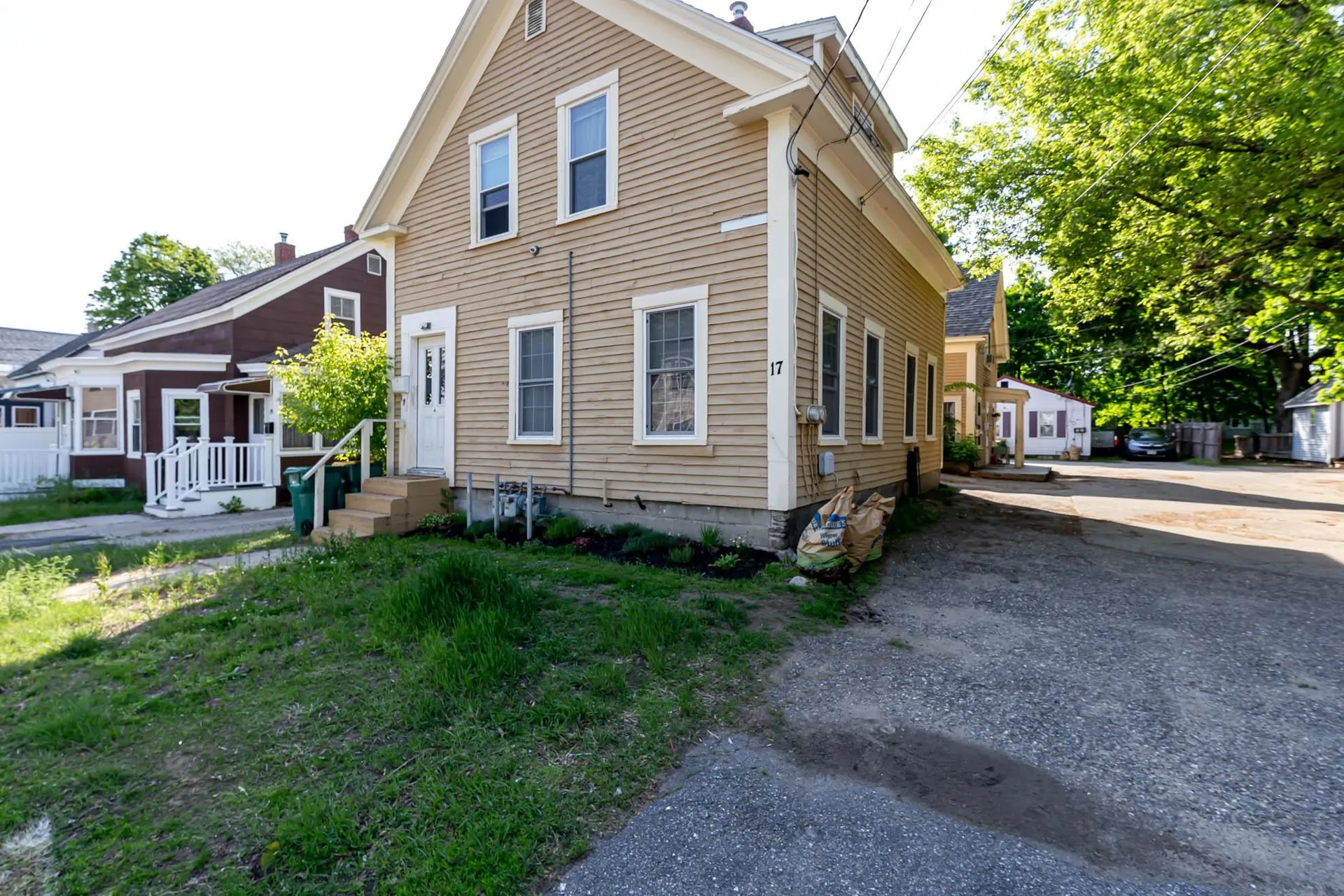 17 Maple Street Rochester NH 03867