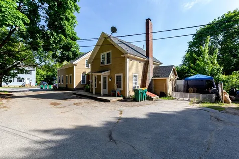 17 Maple Street Rochester NH 03867