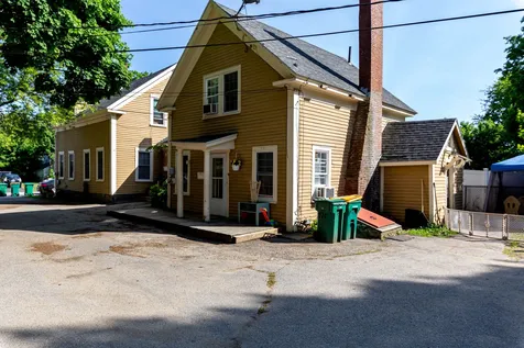 17 Maple Street Rochester NH 03867