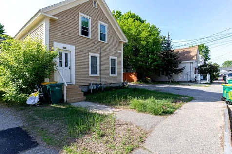 17 Maple Street Rochester NH 03867