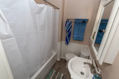 17 Maple Street Rochester NH 03867