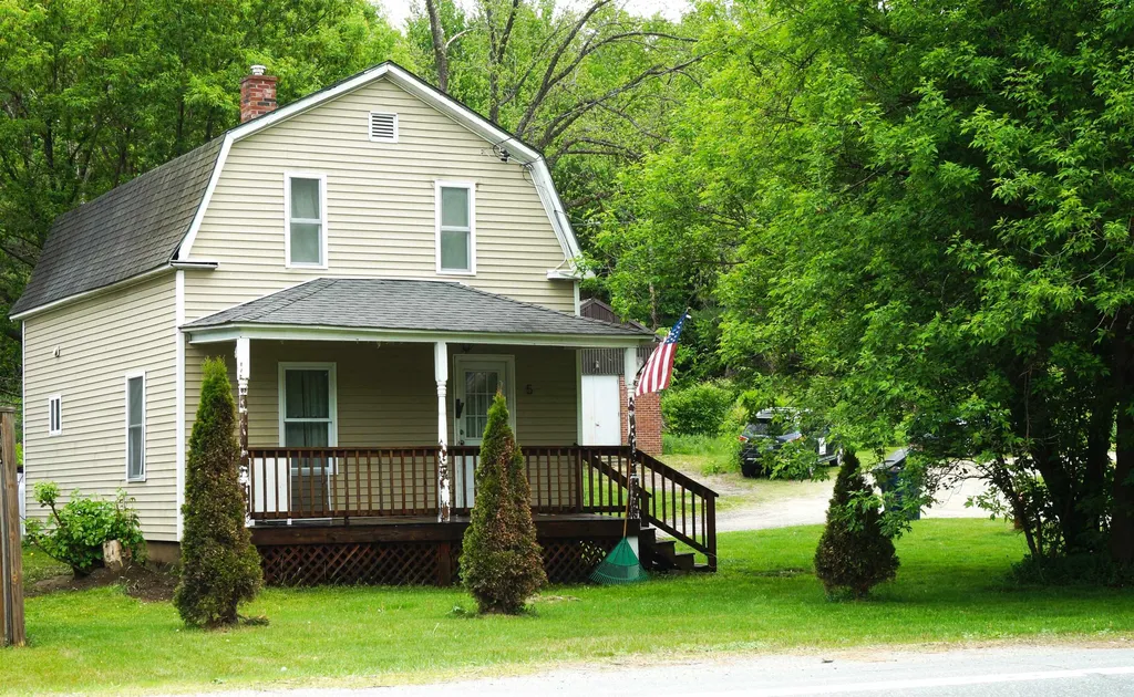 5 Acre Drive Landaff NH 03585