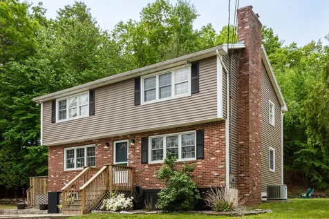 9 Mammoth Road Pelham NH 03076