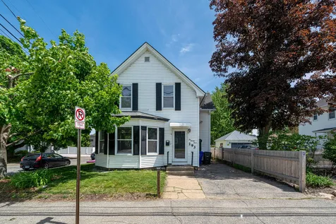 293 Calef Road Manchester NH 03103