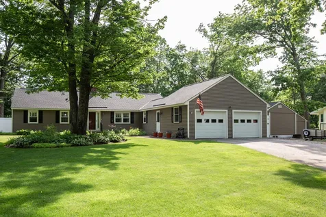 492 Woodlawn Ridge Road Pembroke NH 03275
