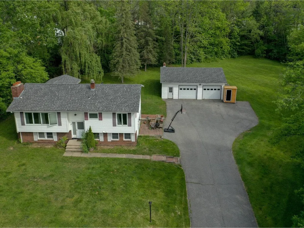 253 Bay Road Shelburne VT 05482