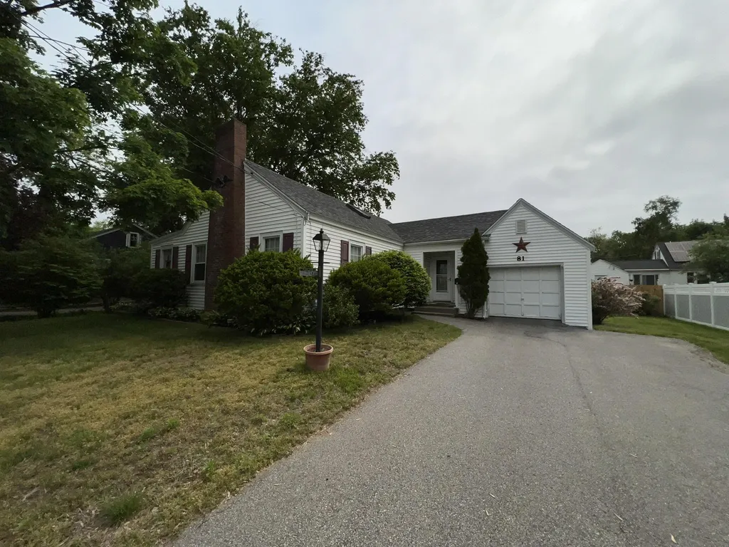 81 Dearborn Avenue Hampton NH 03842