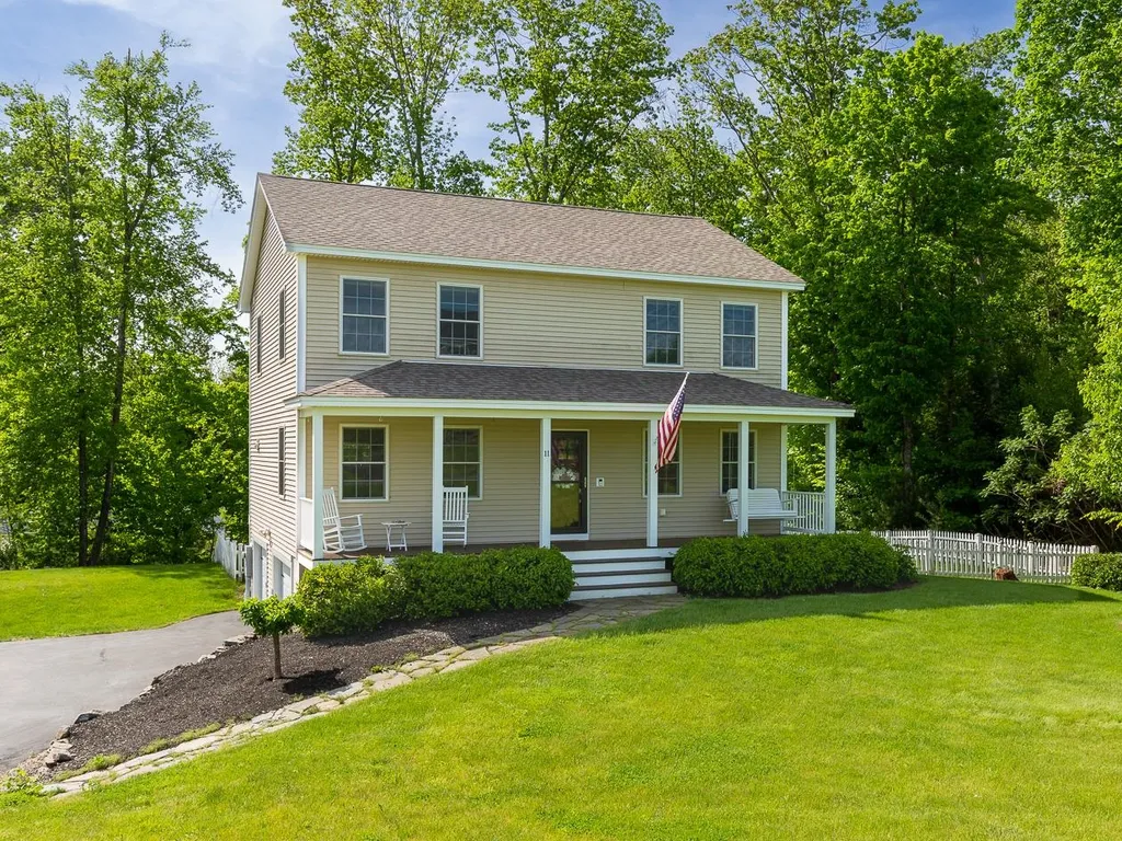 11 Apple Way Epping NH 03042