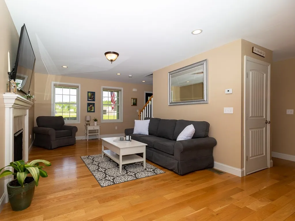 11 Apple Way Epping NH 03042