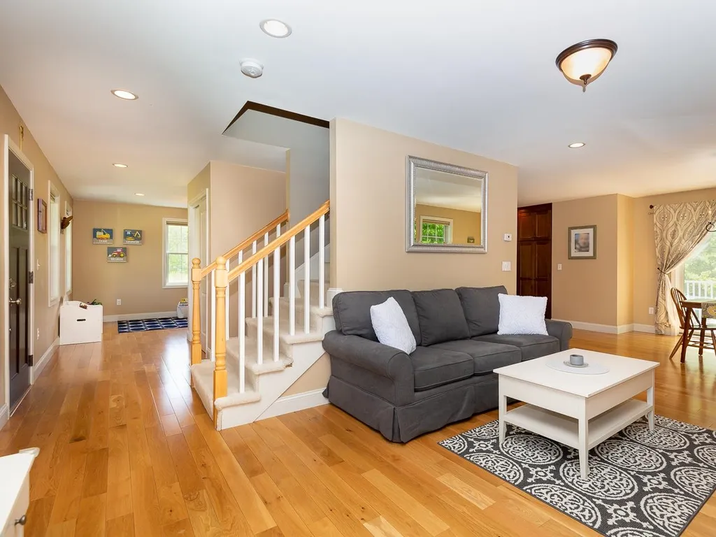 11 Apple Way Epping NH 03042