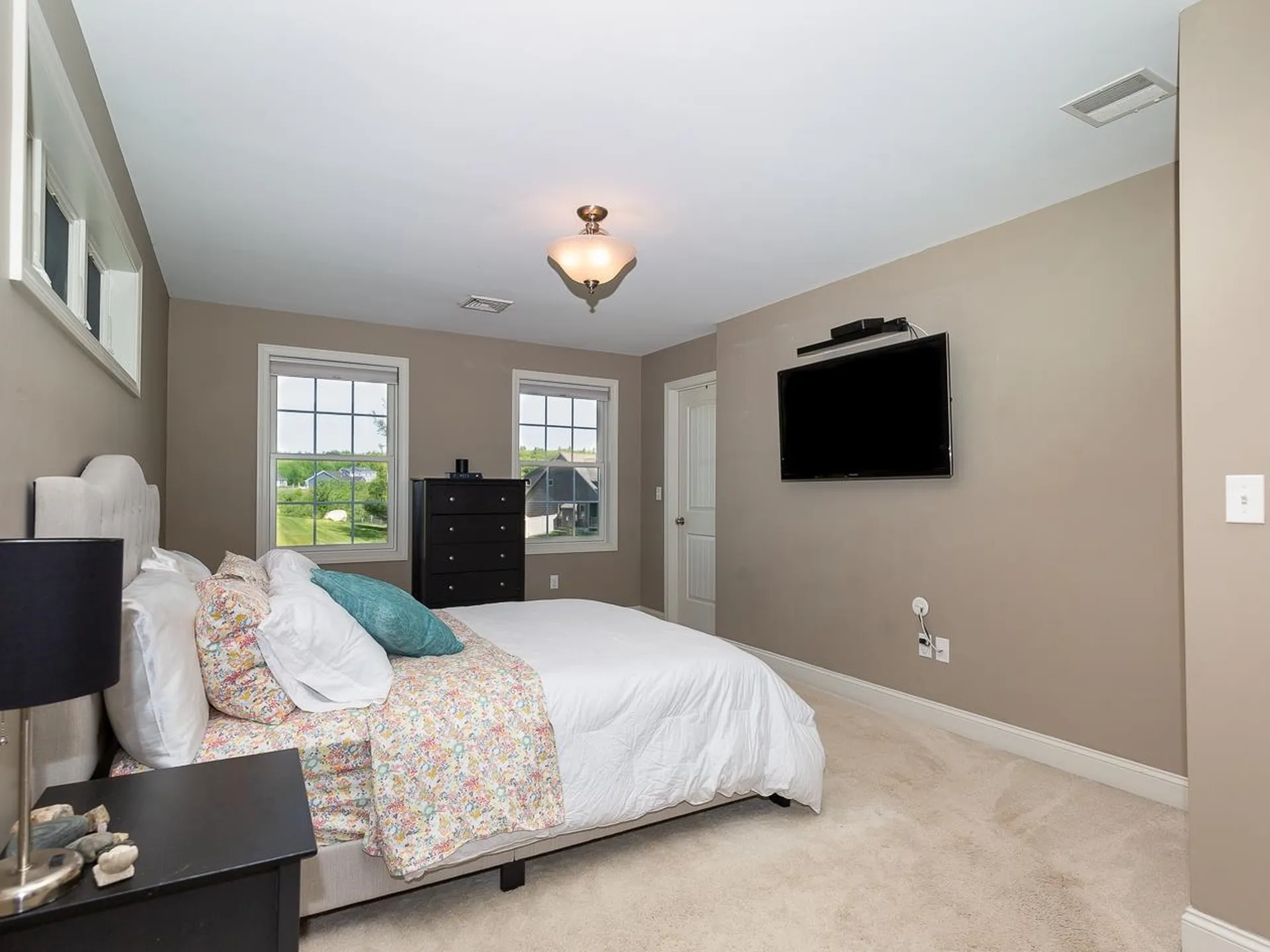 11 Apple Way Epping NH 03042