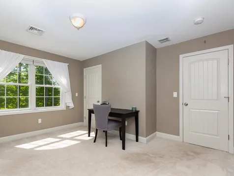 11 Apple Way Epping NH 03042