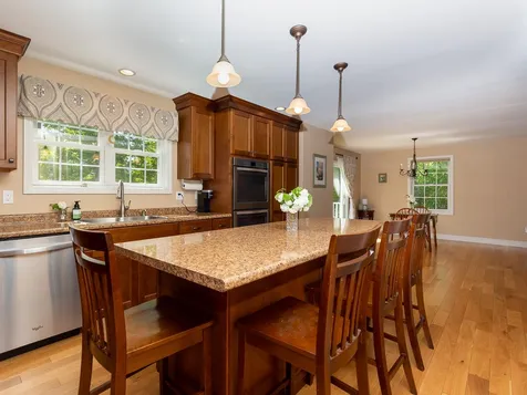 11 Apple Way Epping NH 03042