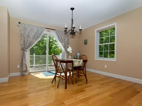 11 Apple Way Epping NH 03042
