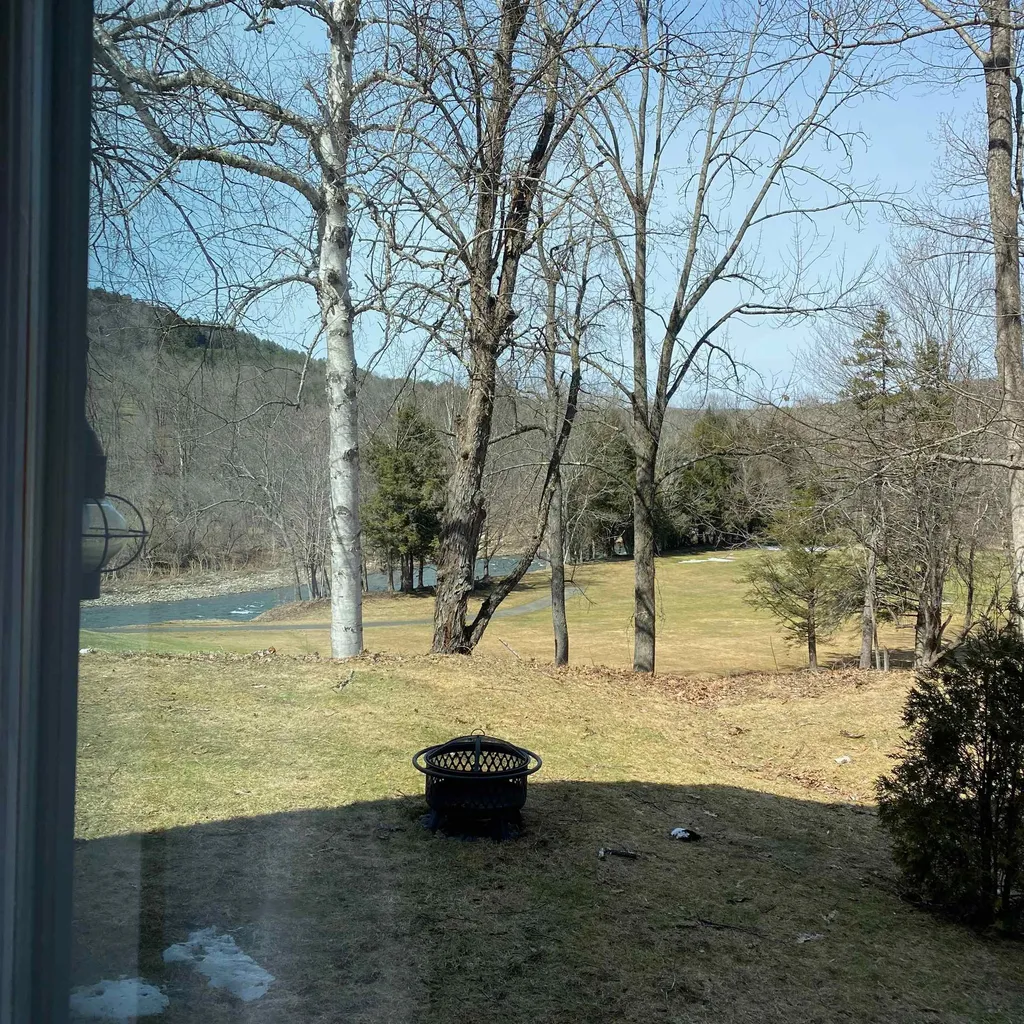 807 Murphy Road Hartford VT 05059