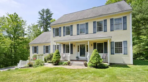 22 Brook Crossing Road Brentwood NH 03833