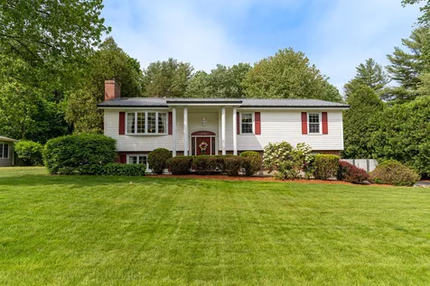 11 Pinewood Drive Somersworth NH 03878