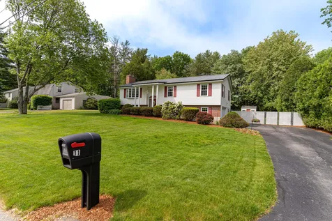 11 Pinewood Drive Somersworth NH 03878