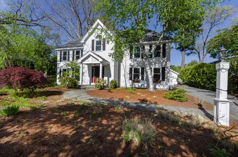 42 Raymond Street Nashua NH 03064