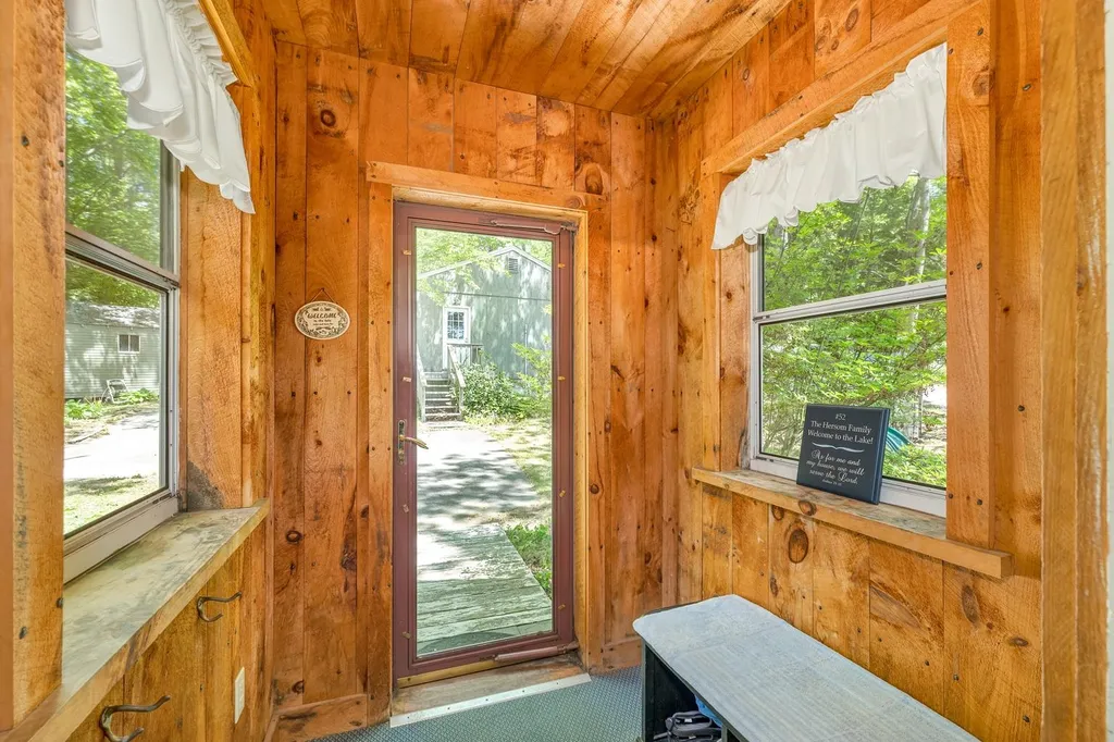 52 South Shore Drive Barnstead NH 03225