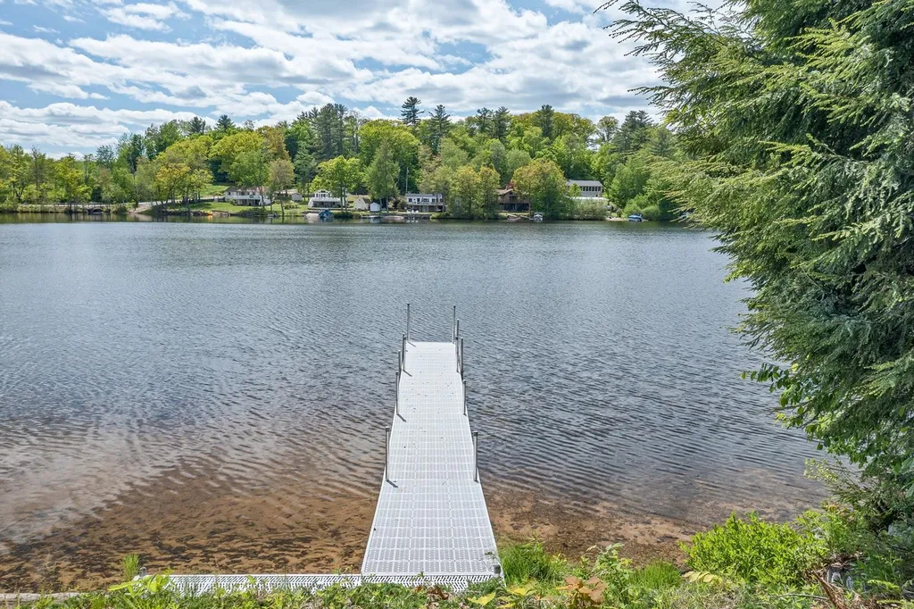 52 South Shore Drive Barnstead NH 03225