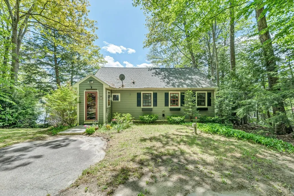 52 South Shore Drive Barnstead NH 03225