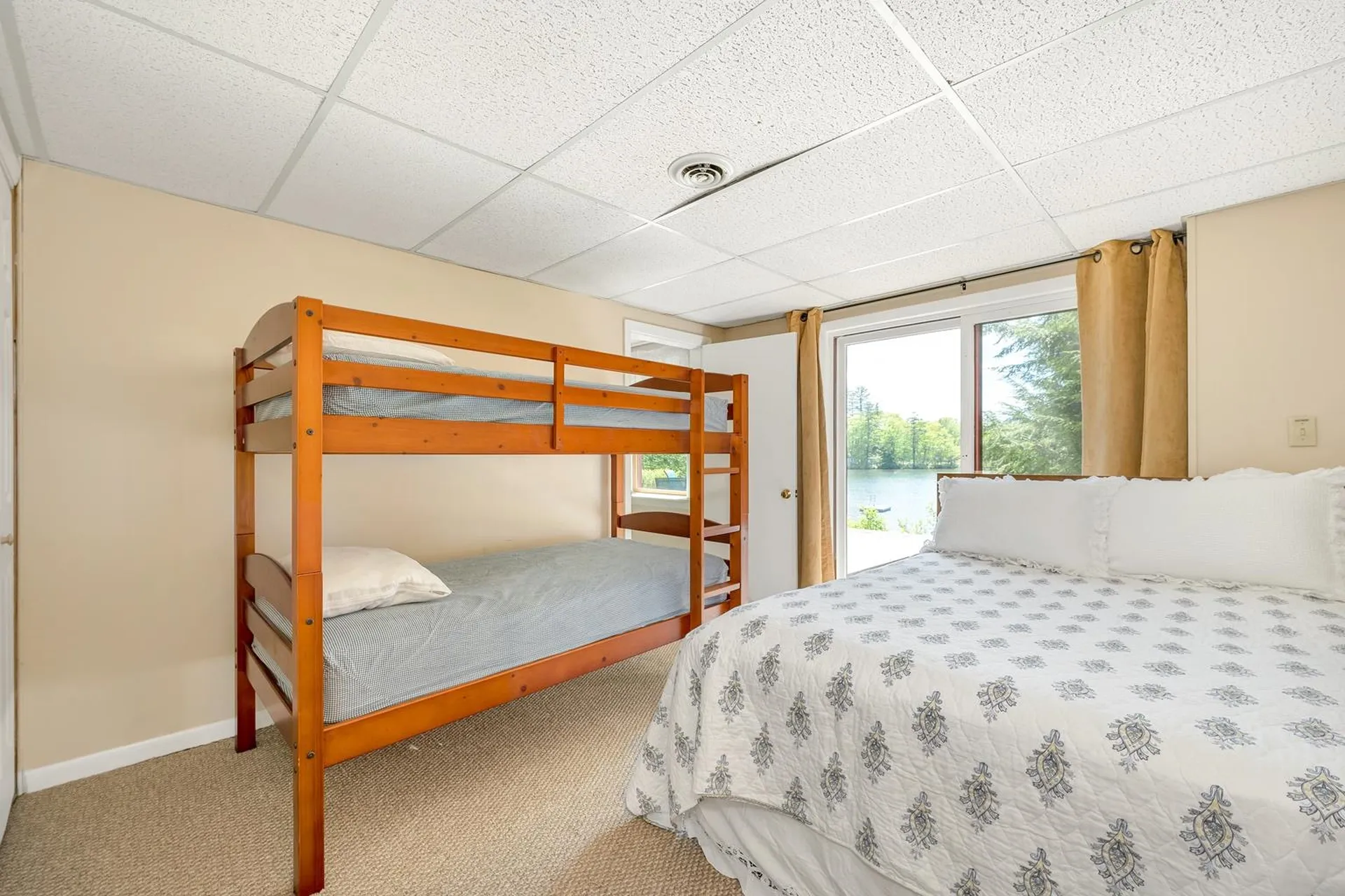 52 South Shore Drive Barnstead NH 03225