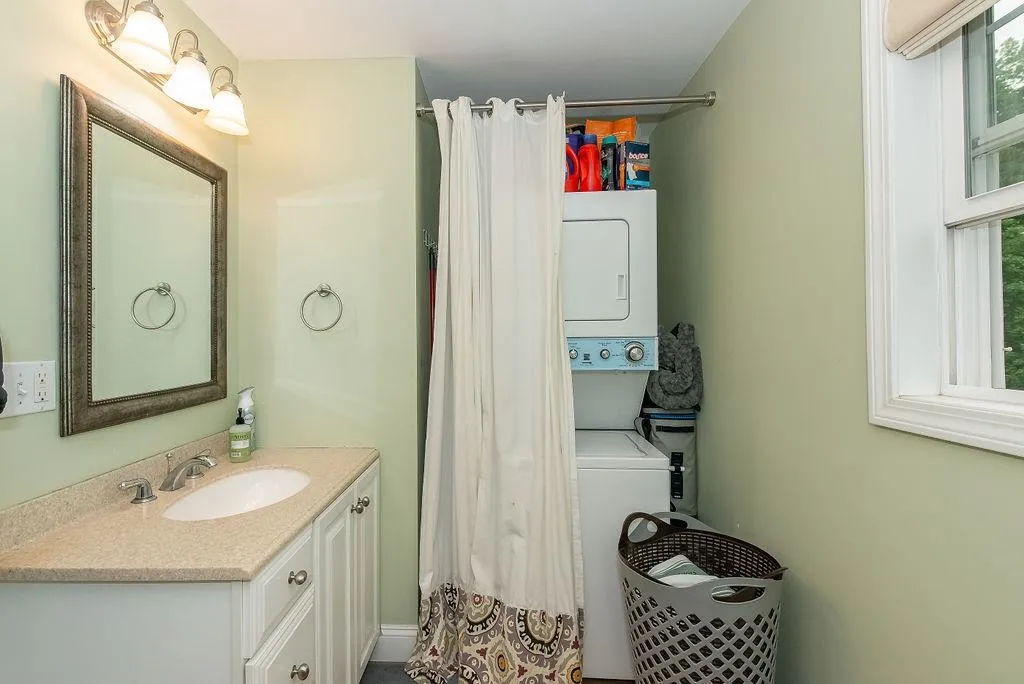 13 Snows Court Dover NH 03820