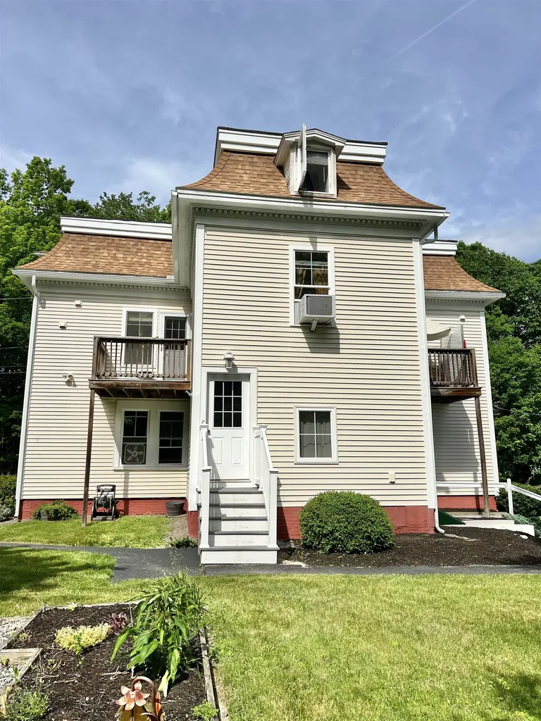 13 Snows Court Dover NH 03820