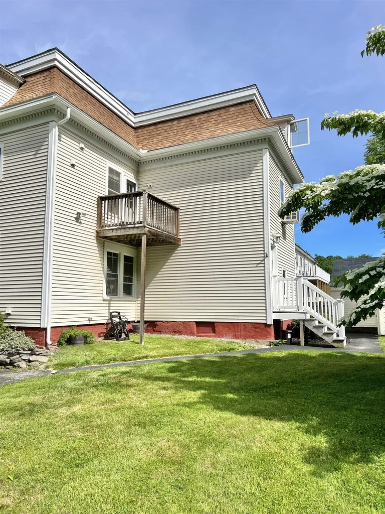 13 Snows Court Dover NH 03820