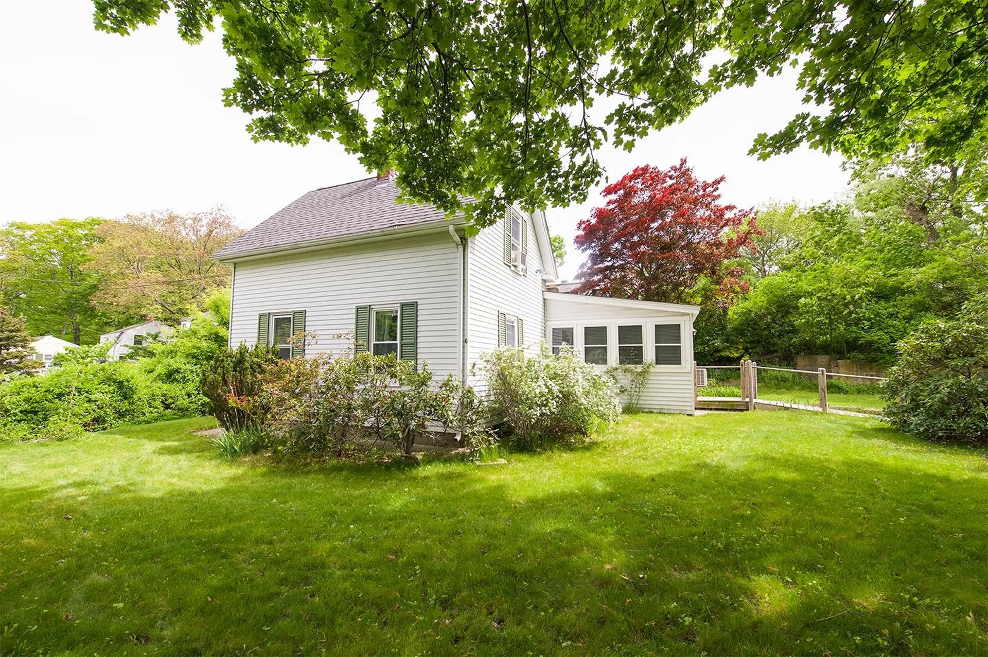 6 Manning Street Derry NH 03038