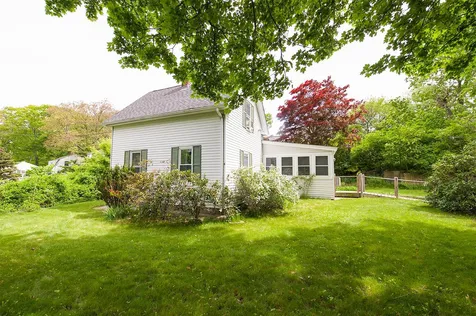 6 Manning Street Derry NH 03038