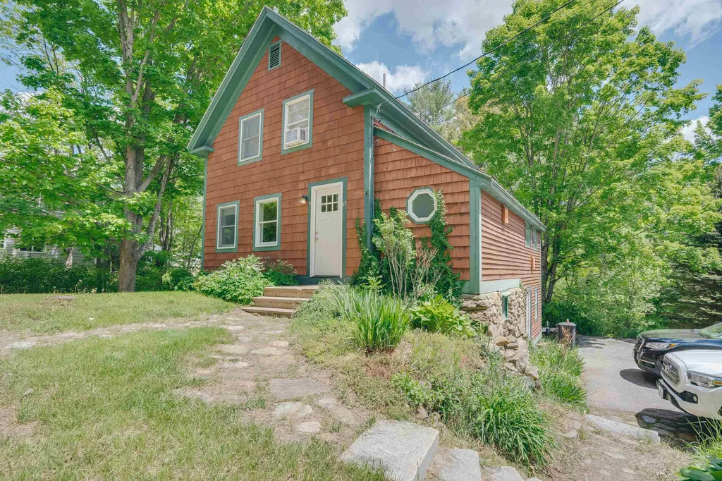 49 Charles Street Farmington NH 03835