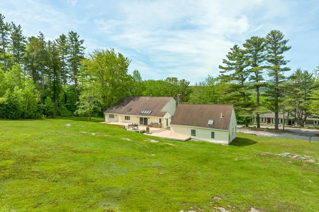 490 Wentworth Road Brookfield NH 03872